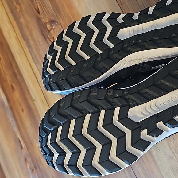 Women’s Saucony Cohesion 13 Running Shoes - Picture 7 of 8